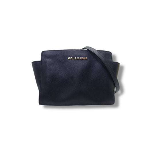 Michael Kors Selma Medium Saffiano Leather Crossbody Ghw (Black)
