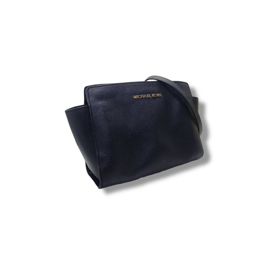 Michael Kors Selma Medium Saffiano Leather Crossbody Ghw (Black)