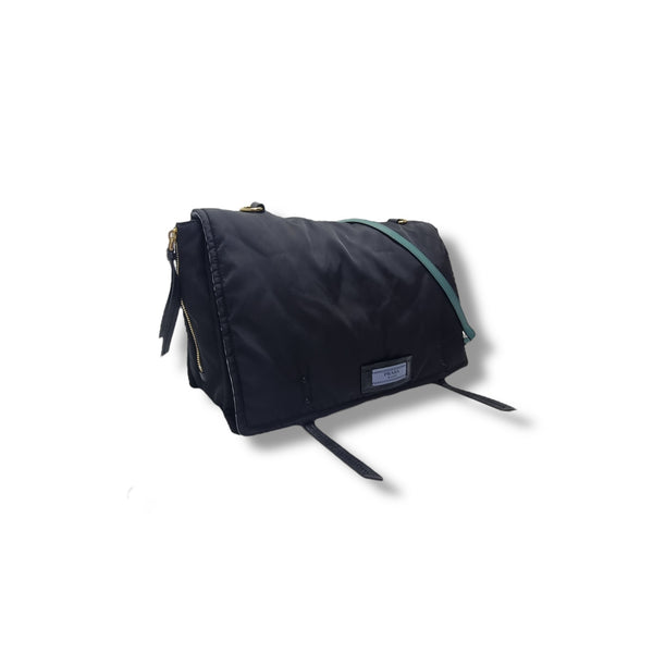 Prada Nylon Etiquette Messenger Bag Ghw (Black)