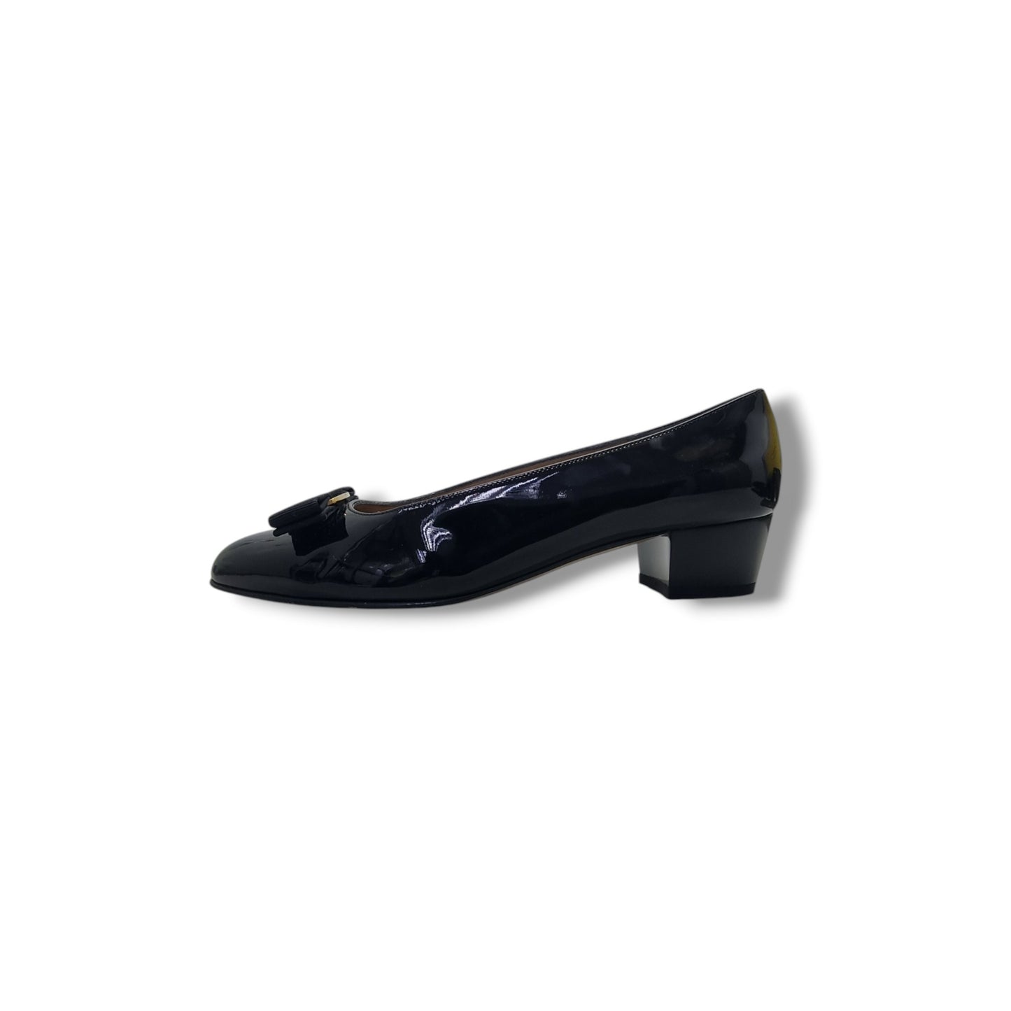 Salvatore Ferragamo Vara Bow Pump Patent Leather Ghw (Black)