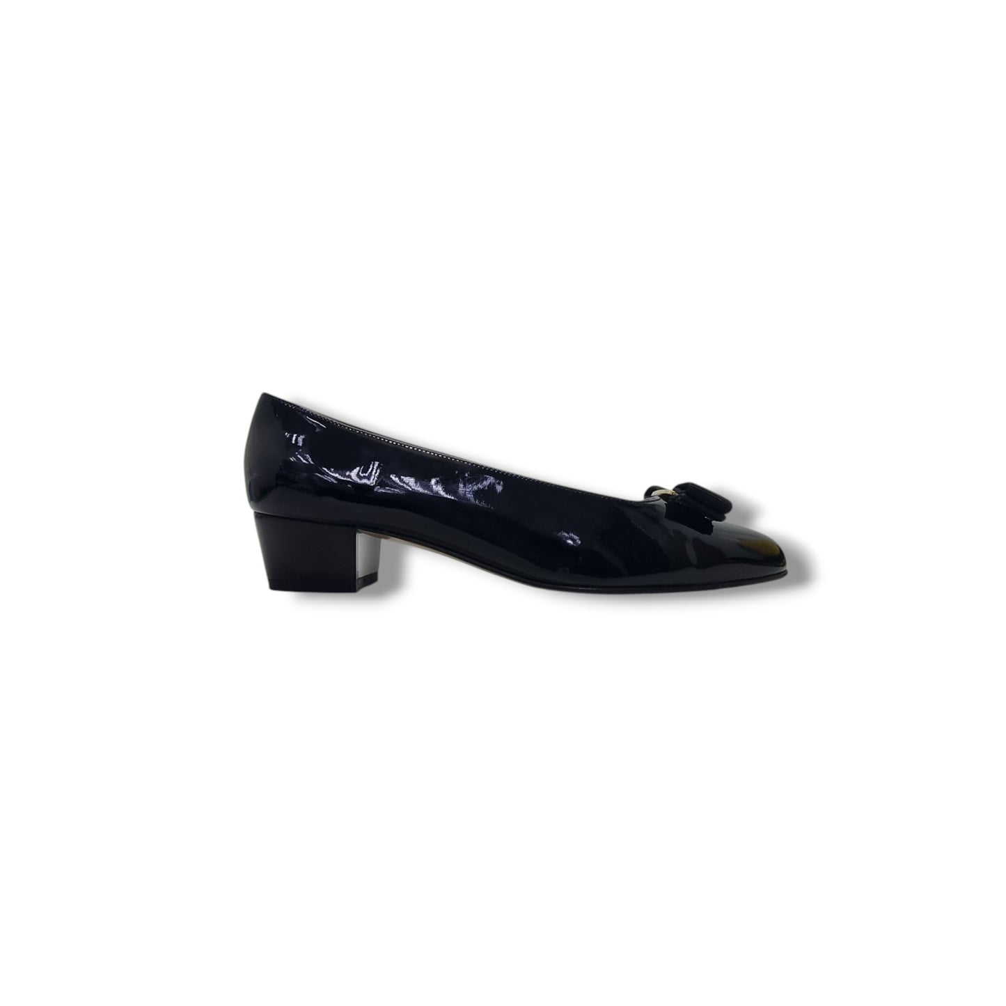 Salvatore Ferragamo Vara Bow Pump Patent Leather Ghw (Black)