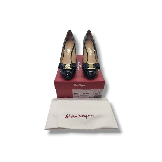 Salvatore Ferragamo Osimo Bow Heels Patent Leather Ghw (Black)