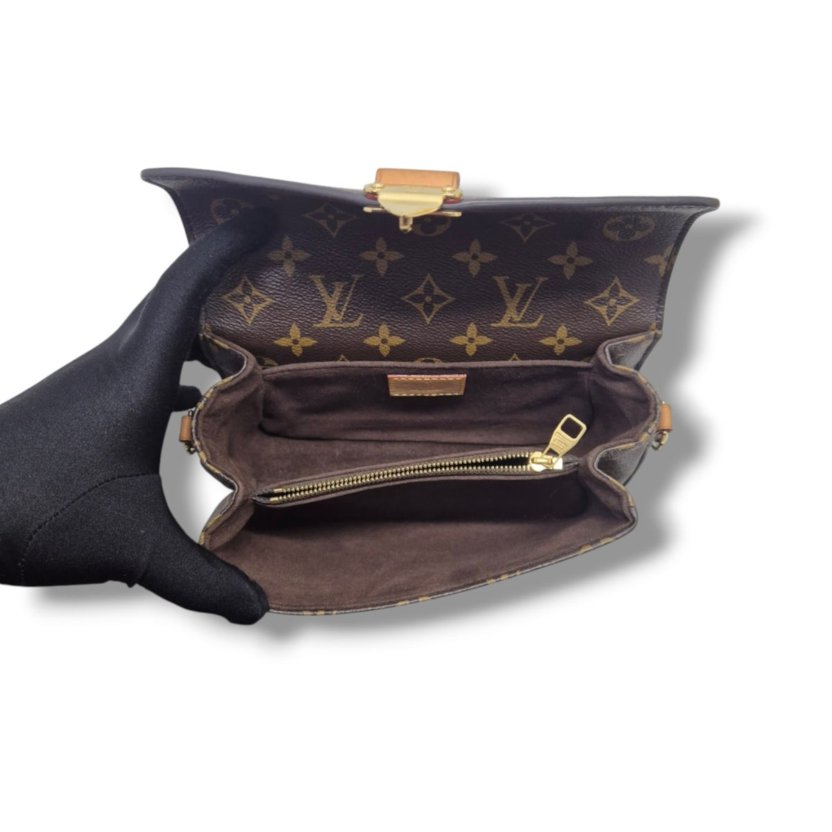 Louis Vuitton Pochette Metis East West Monogram Ghw