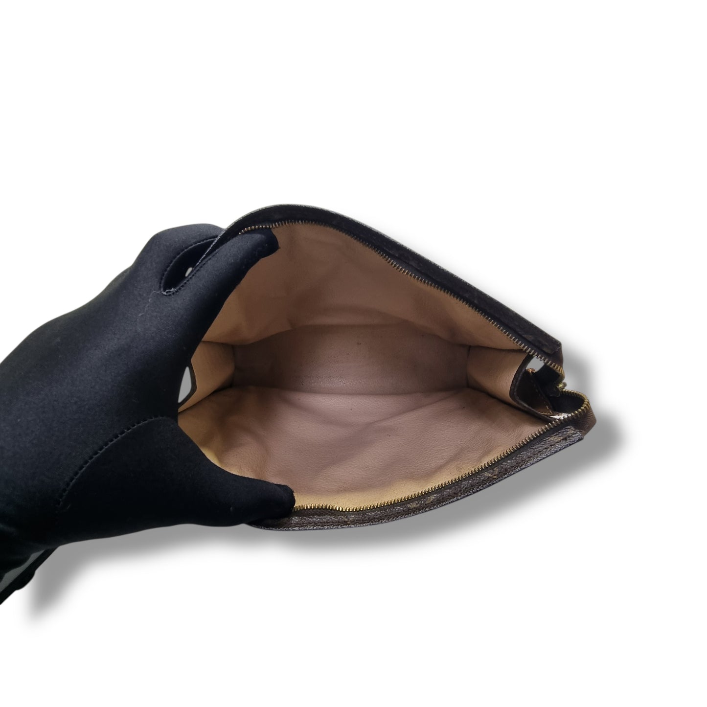 Louis Vuitton Toiletry Pouch 26 Monogram Ghw