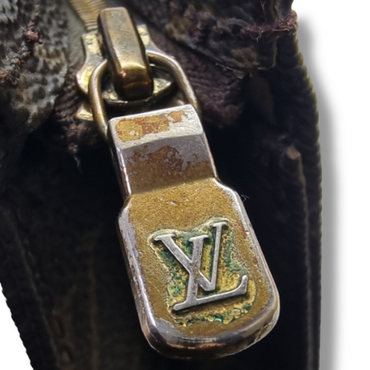 Louis Vuitton Toiletry Pouch 26 Monogram Ghw