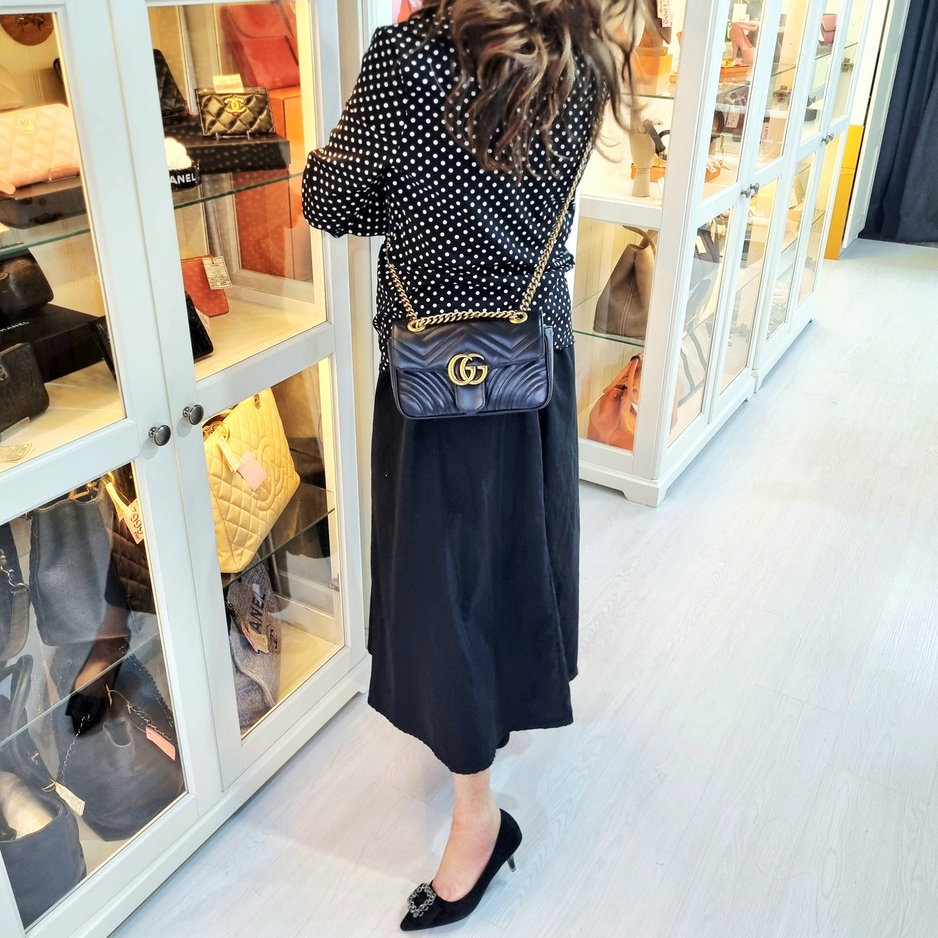 Gucci GG Marmont Matelasse Small Chevron Camera Bag Ghw (Black)