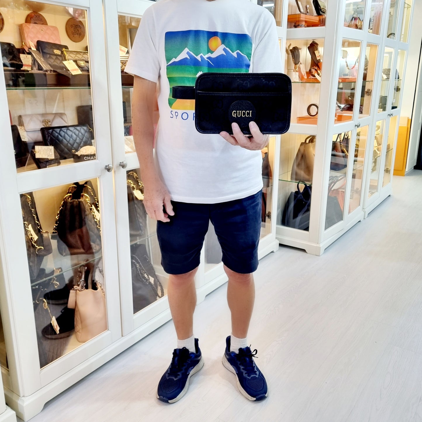 Gucci GG Off The Grid Nylon Clutch Shw (Black)