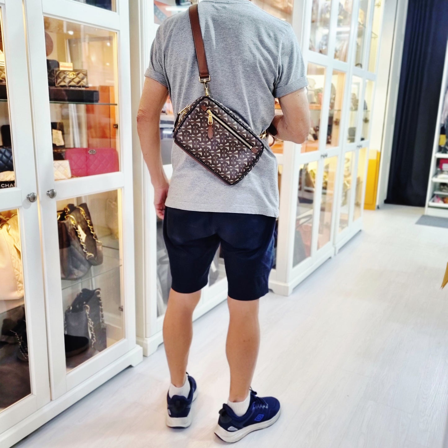 Burberry Men Canvas TB Print Crossbody Ghw ( Bridle Brown)