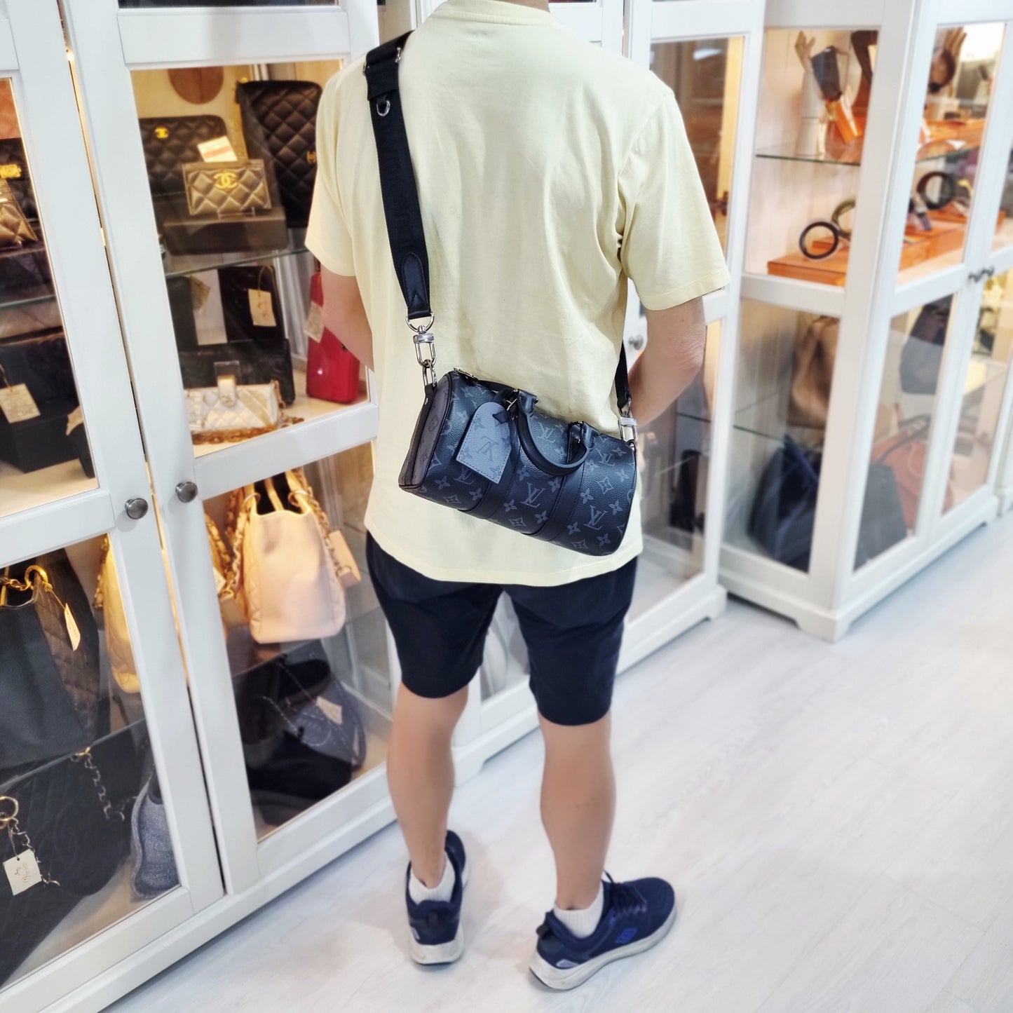 Louis Vuitton Keepall 25B Monogram Eclipse Reverse Phw