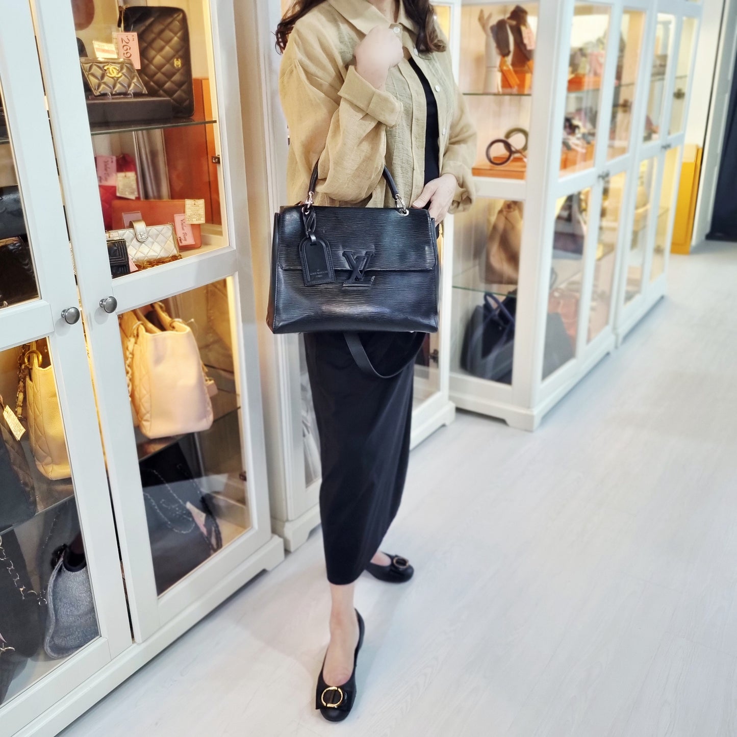 Louis Vuitton Grenelle MM Epi Shw (Black)