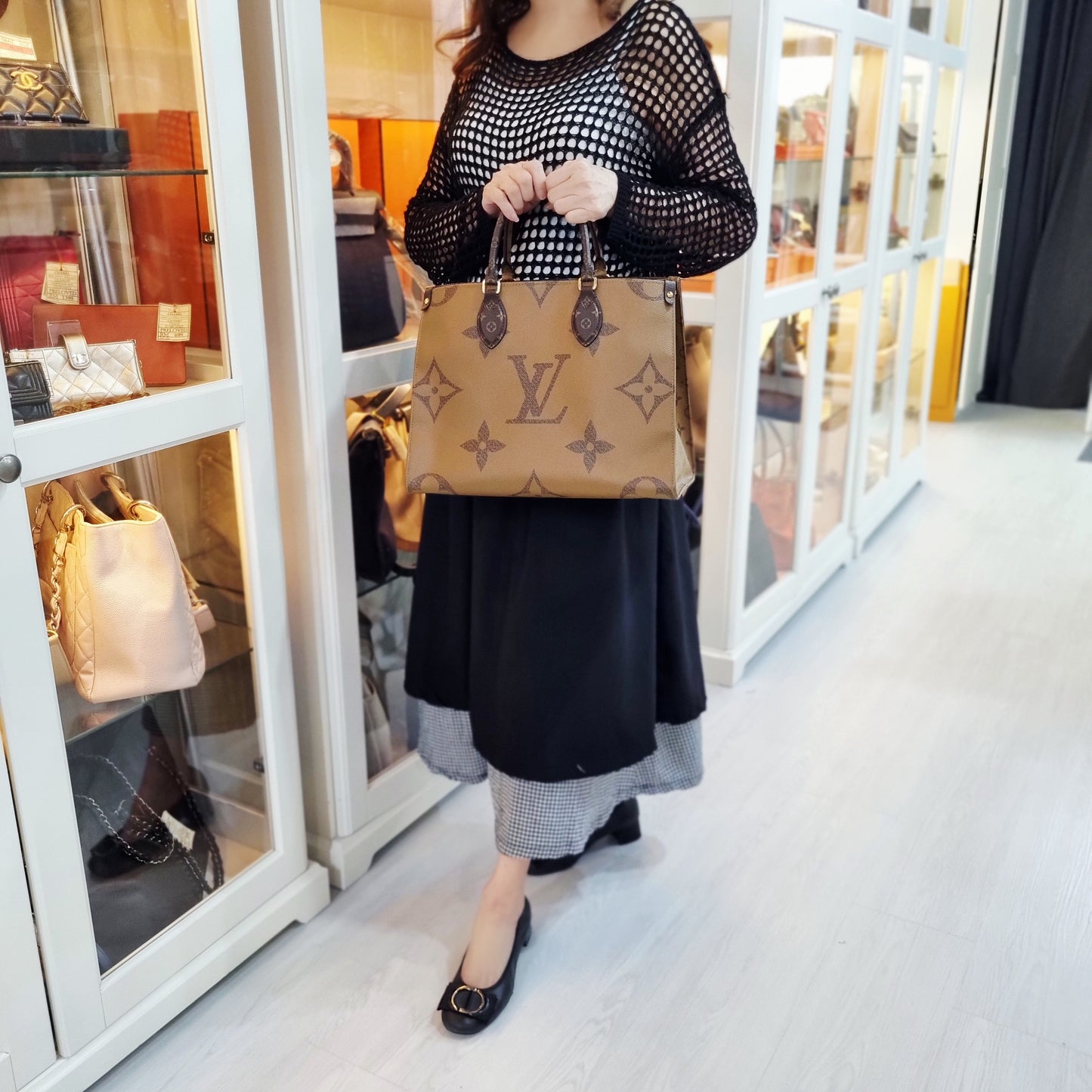 Louis Vuitton OnTheGo MM Monogram Giant Reverse Ghw