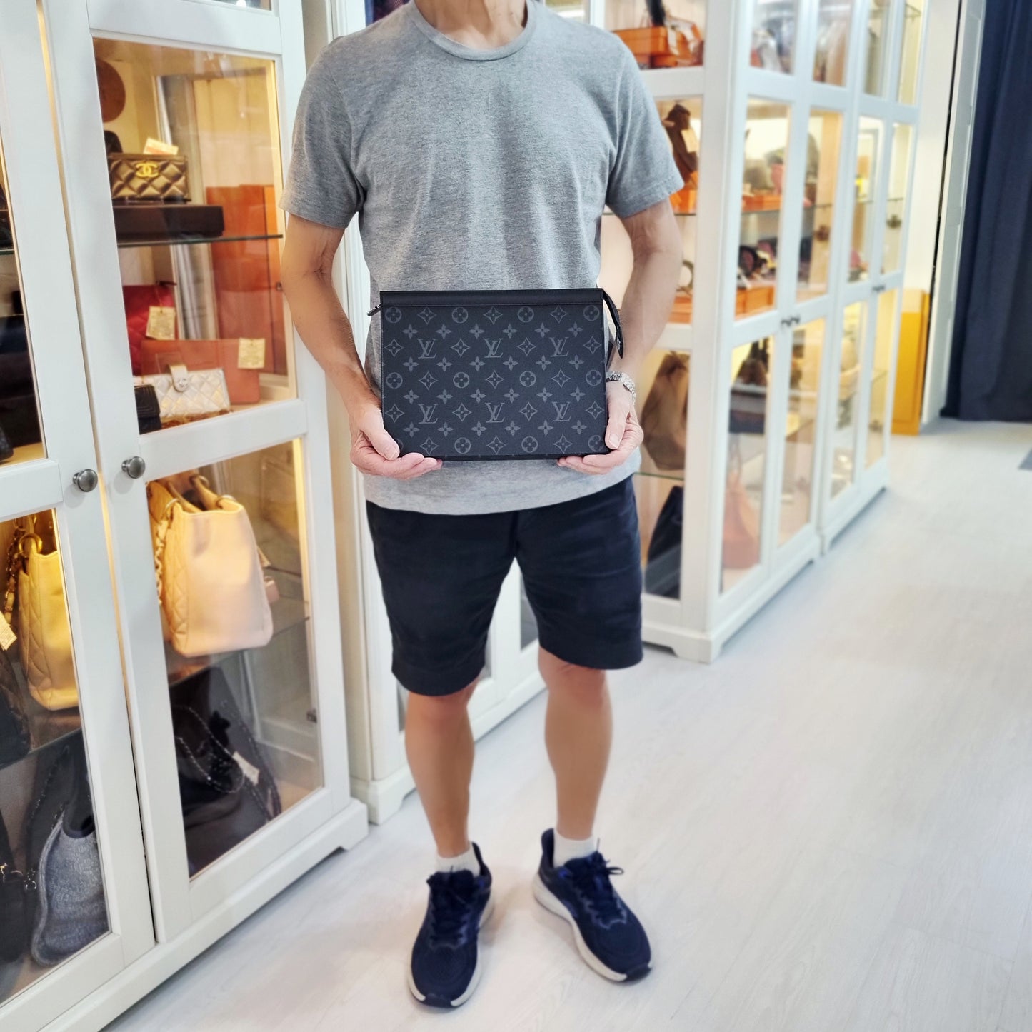 Louis Vuitton Pochette Voyage Monogram Eclipse Shw