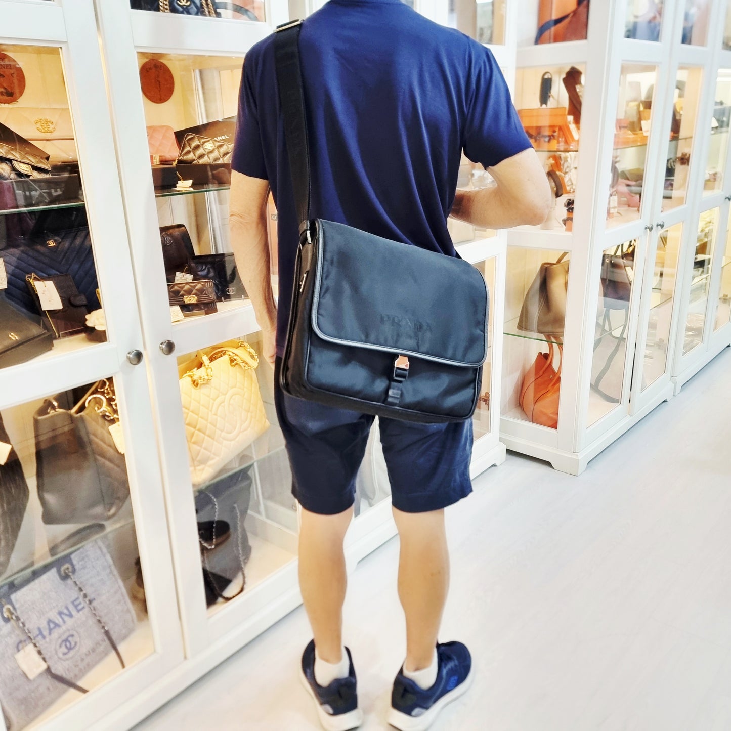 Prada V166 Tessuto Messenger Bag Shw (Black)