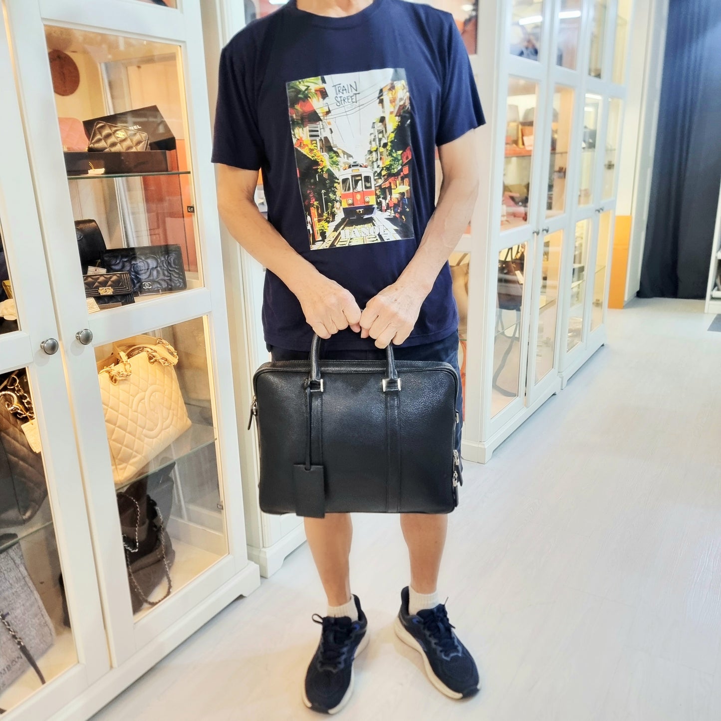 Prada Saffiano Grained Leather Document Bag Shw (Black)