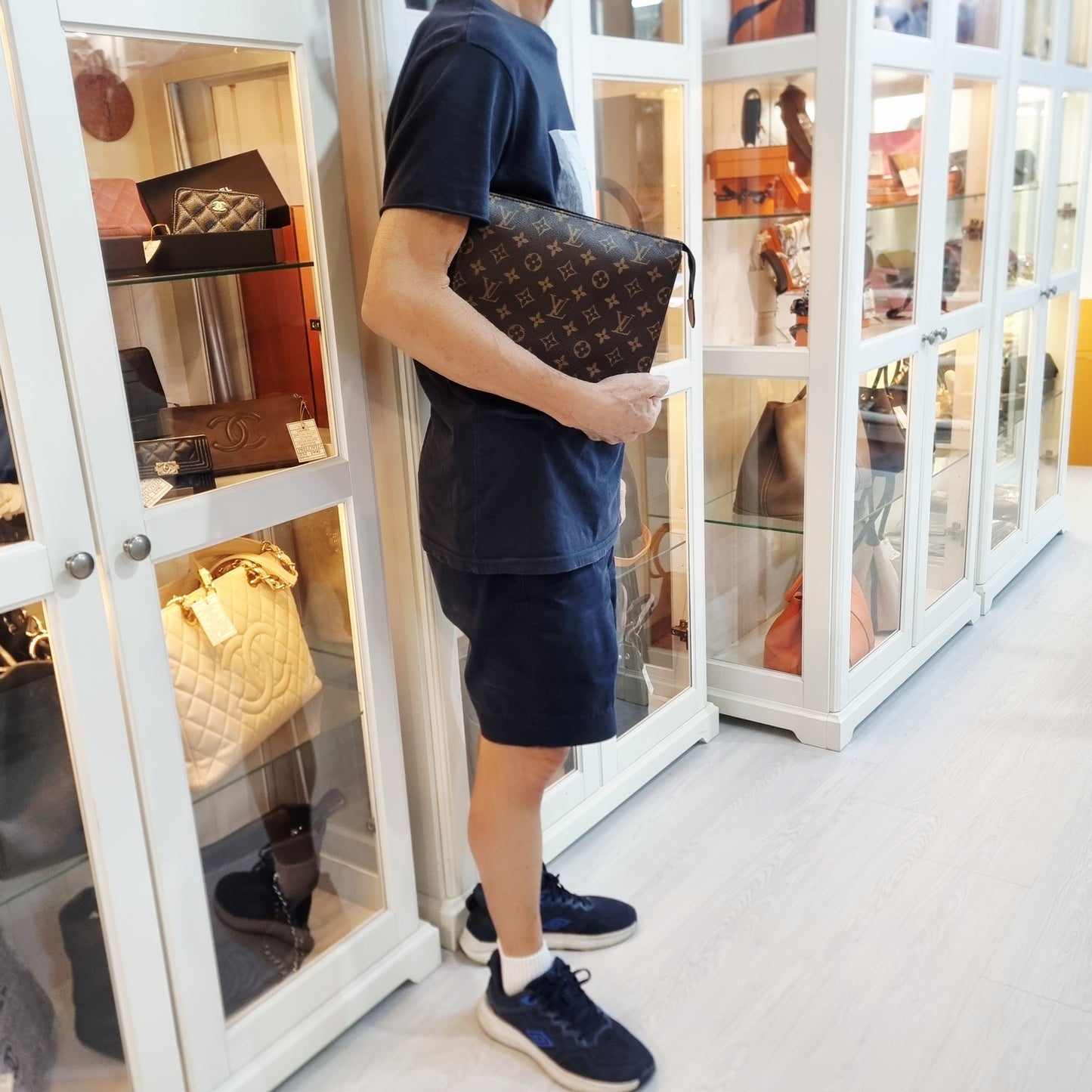 Louis Vuitton Toiletry Pouch 26 Monogram Ghw