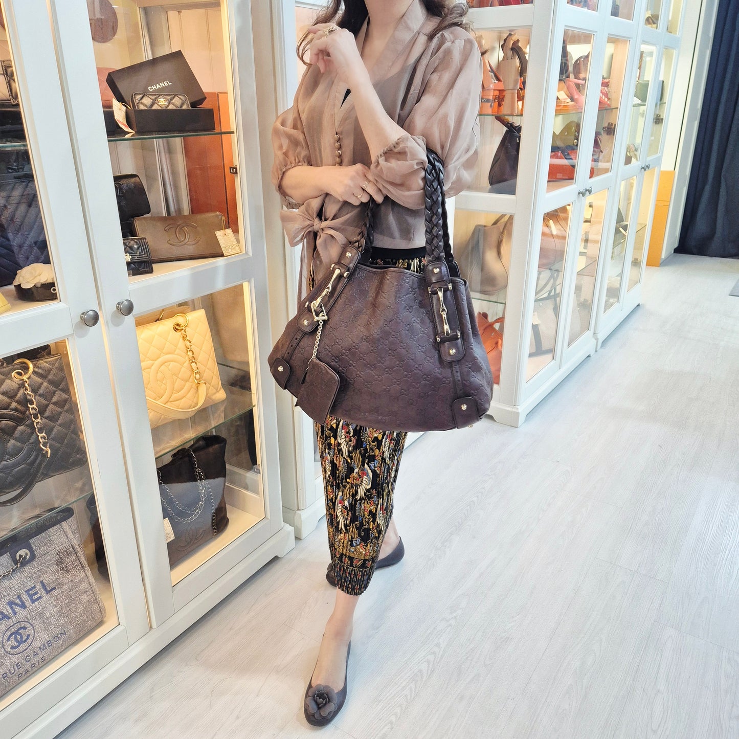 Gucci Guccissima Horsebit Pelham Leather Shoulder Bag Ghw (Brown)