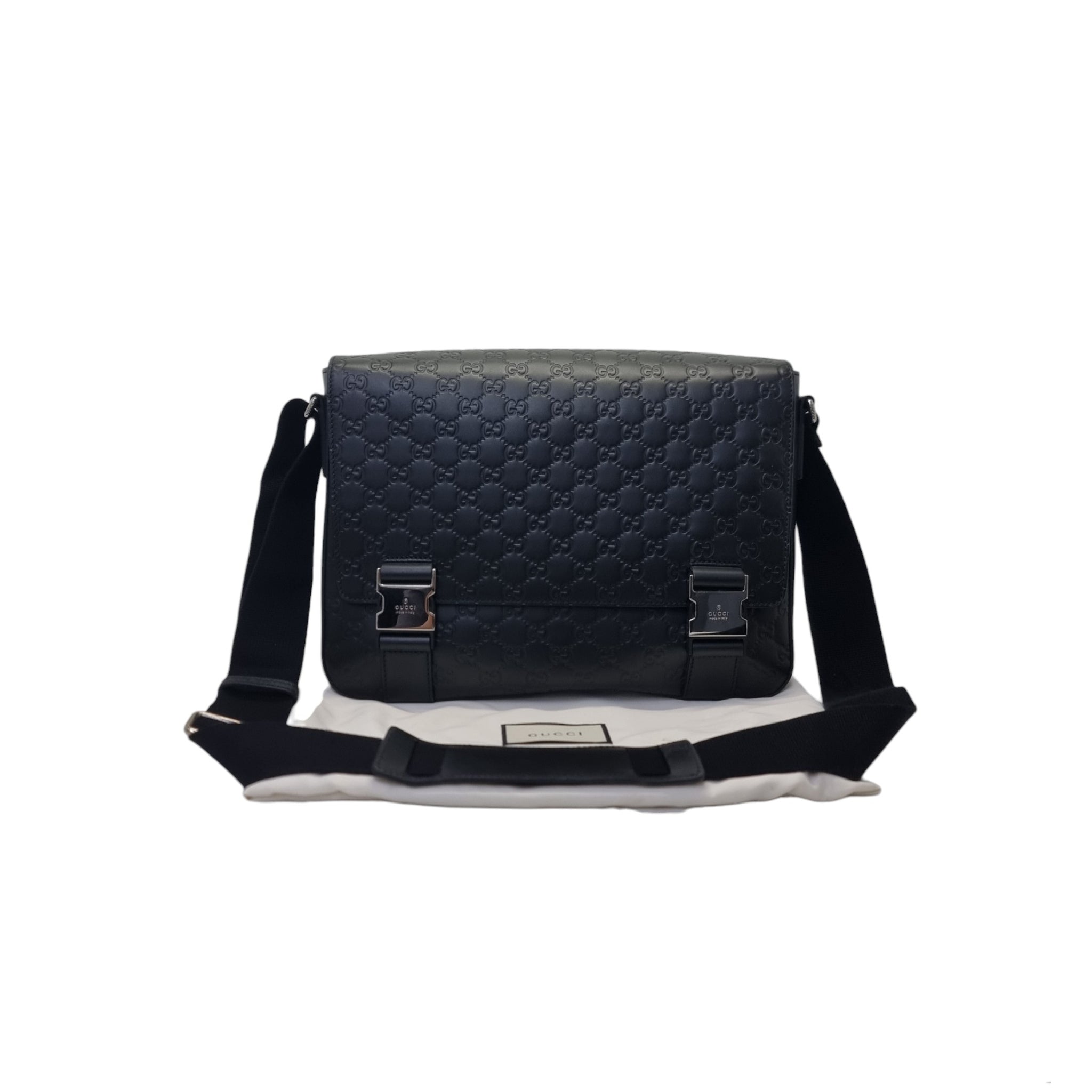 Gucci Signature Leather Messenger Bag Shw (Black)