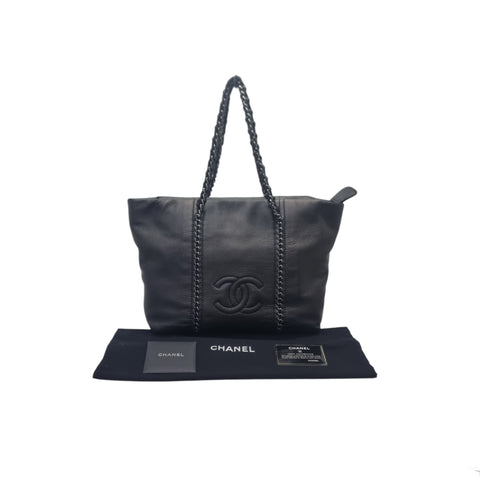 Chanel Luxe Ligne Leather Shoulder Bag Shw (Black)