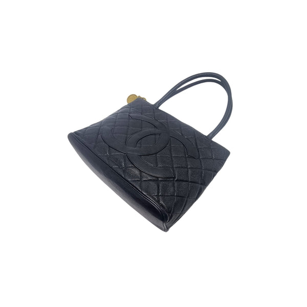 Chanel Medallion Shoulder Bag Caviar Ghw (Black)