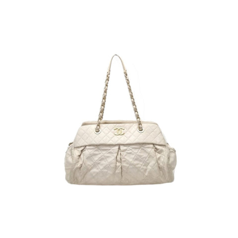 Chanel Chic Quilt Iridescent Calfskin Large Bowling Bag Ghw (Ivory)