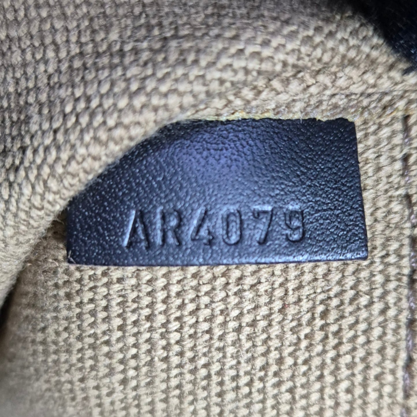 Louis Vuitton Kiowa Utah Leather Ghw (Coffee Brown)