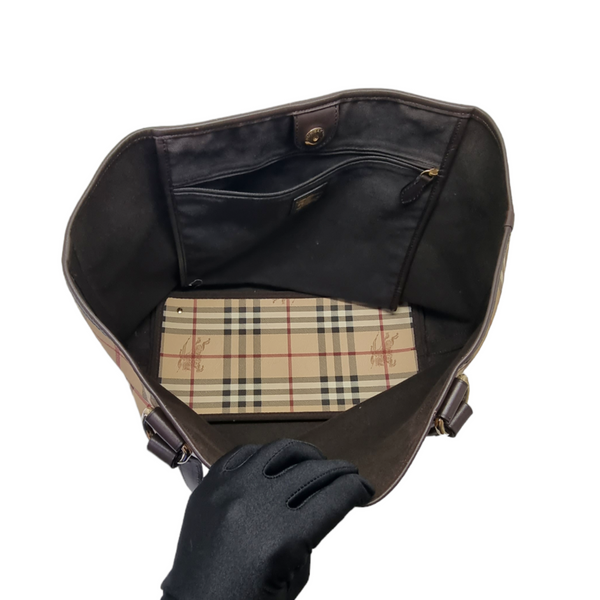 Burberry Haymarket Check Canvas Large Shoulder Bag Ghw (Brown)