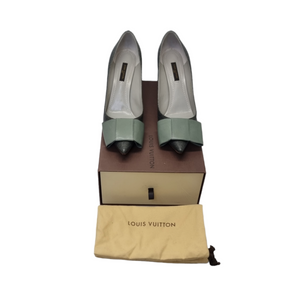 Louis Vuitton Embossed Leather Beauty Bow Pointed Toe Pumps (Grey/Green)