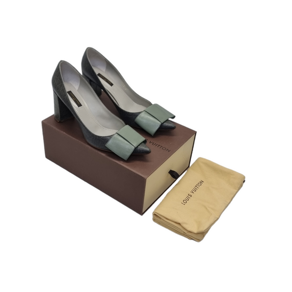 Louis Vuitton Embossed Leather Beauty Bow Pointed Toe Pumps (Grey/Green)