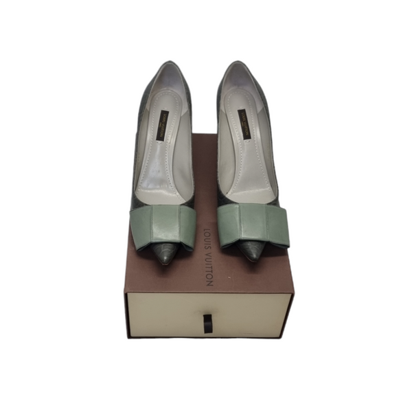 Louis Vuitton Embossed Leather Beauty Bow Pointed Toe Pumps (Grey/Green)