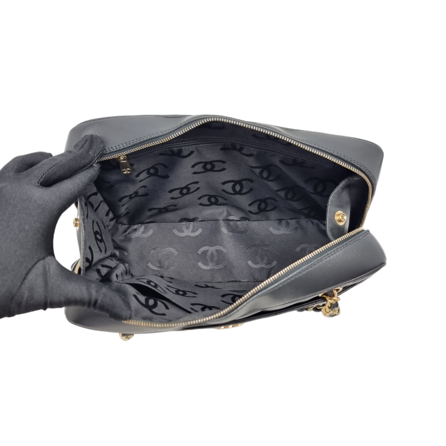 Chanel V-Stitch Chevron Quilted Chain Leather Shoulder Bag Ghw (Black)