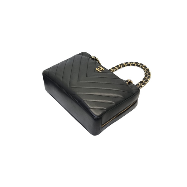 Chanel V-Stitch Chevron Quilted Chain Leather Shoulder Bag Ghw (Black)