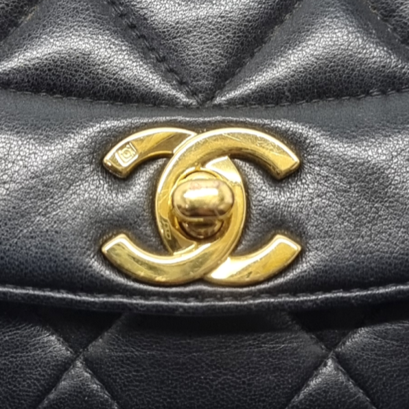 Chanel Vintage Diana Small Lambskin Ghw (Black)