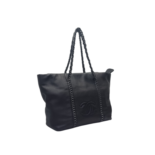 Chanel Luxe Ligne Leather Shoulder Bag Shw (Black)