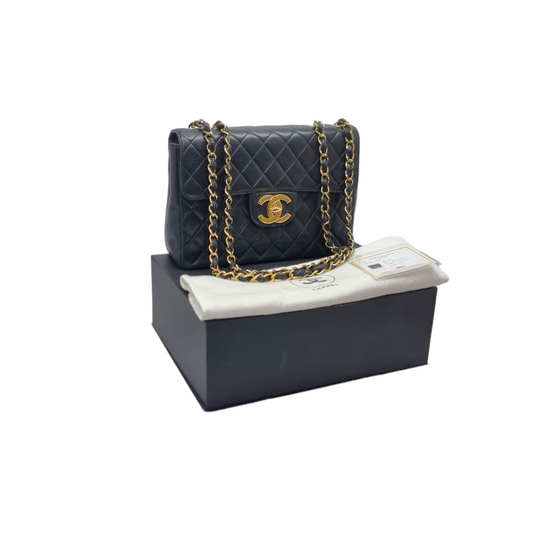 Chanel Vintage Jumbo Flap Lambskin Ghw (Black)
