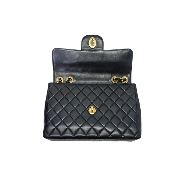 Chanel Vintage Jumbo Flap Lambskin Ghw (Black)