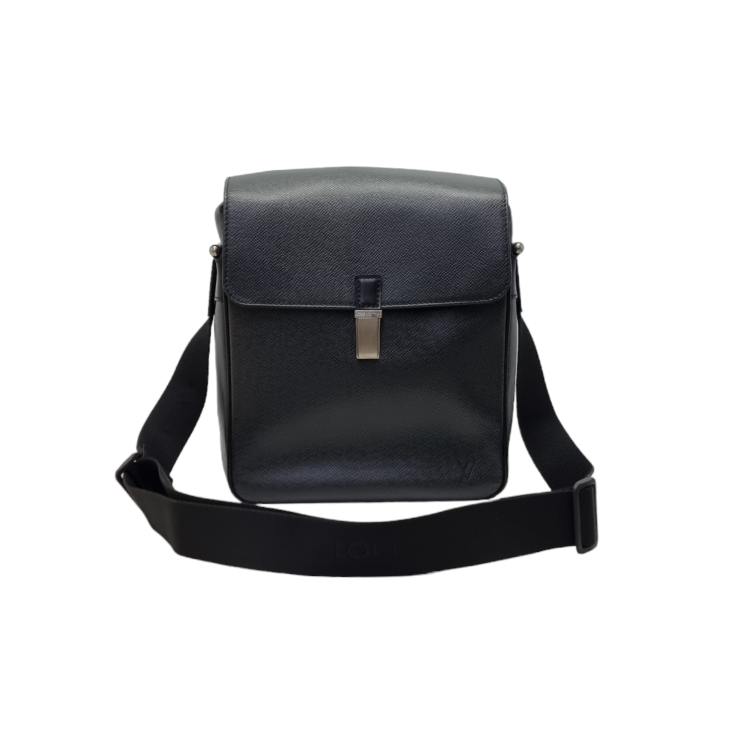 Louis Vuitton Yaranga Messenger Bag Taiga Leather Shw (Black)