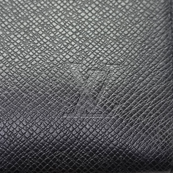 Louis Vuitton Pochette Voyage Black Taiga Shw