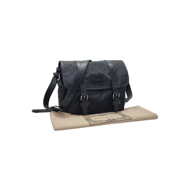 Gucci GG Guccissima Nylon Messenger Bag Shw (Black)