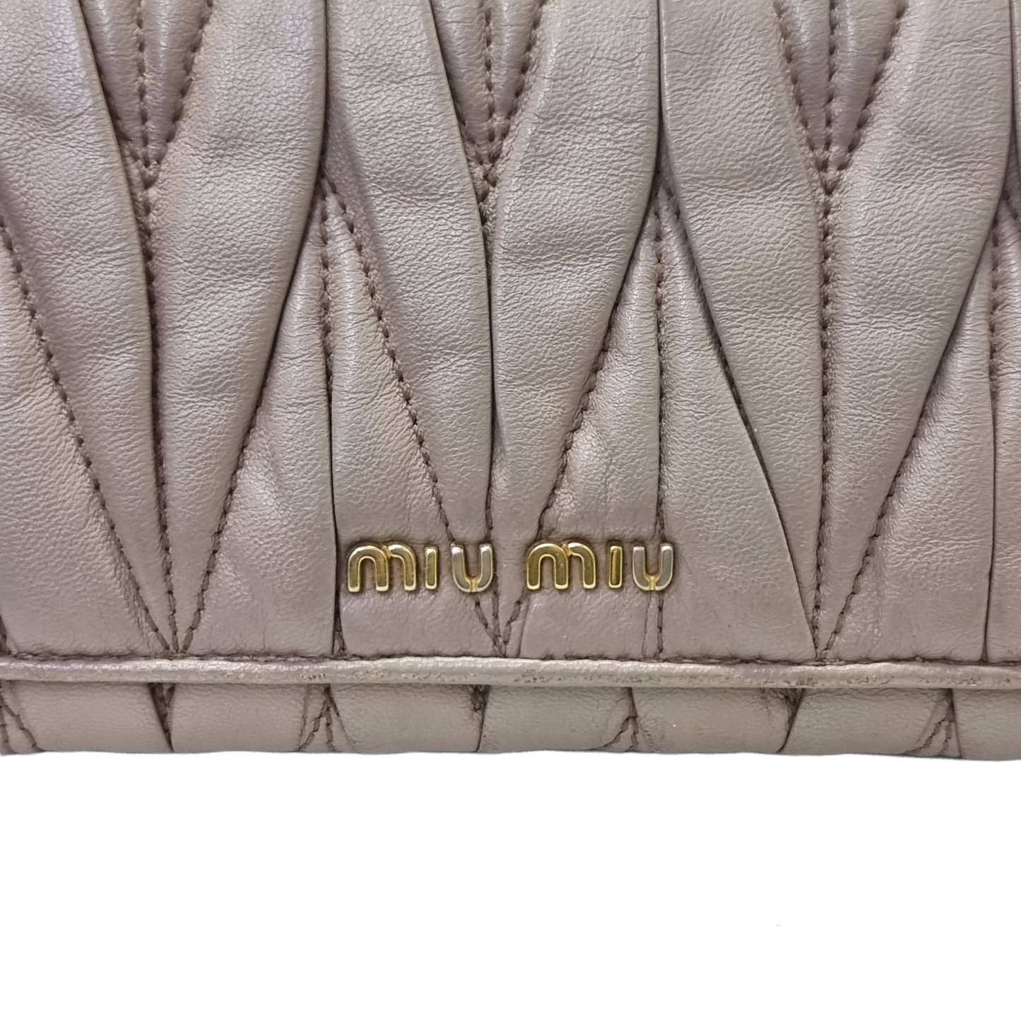Miu Miu Matelasse Wallet Ghw (Beige)