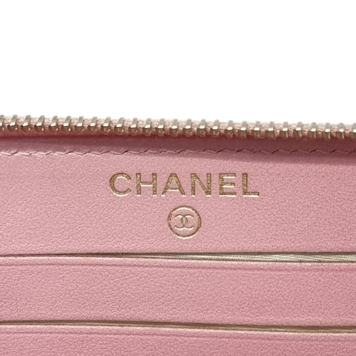 Chanel Zippy Wallet Iridescent Caviar Ghw (Pink)