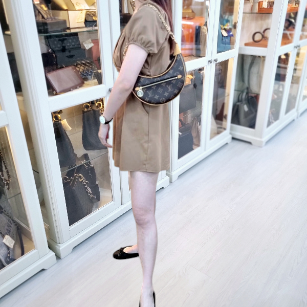 Louis Vuitton Loop Bag Monogram Ghw