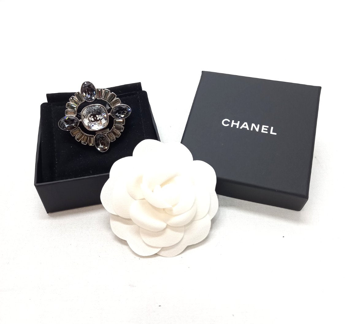 Chanel Brooch Swarosvski Crystal Shw Silver