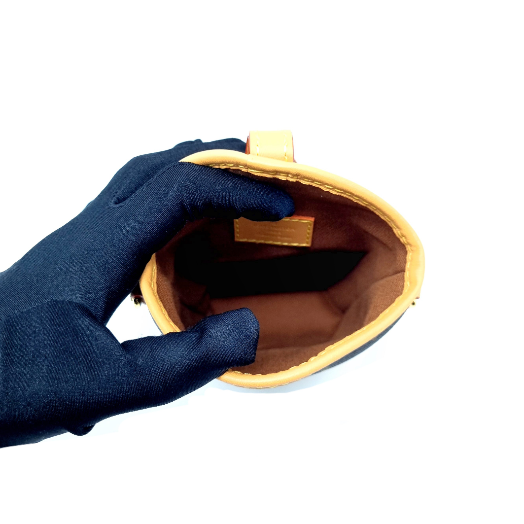 Louis Vuitton Fold Me Pouch Monogram Ghw