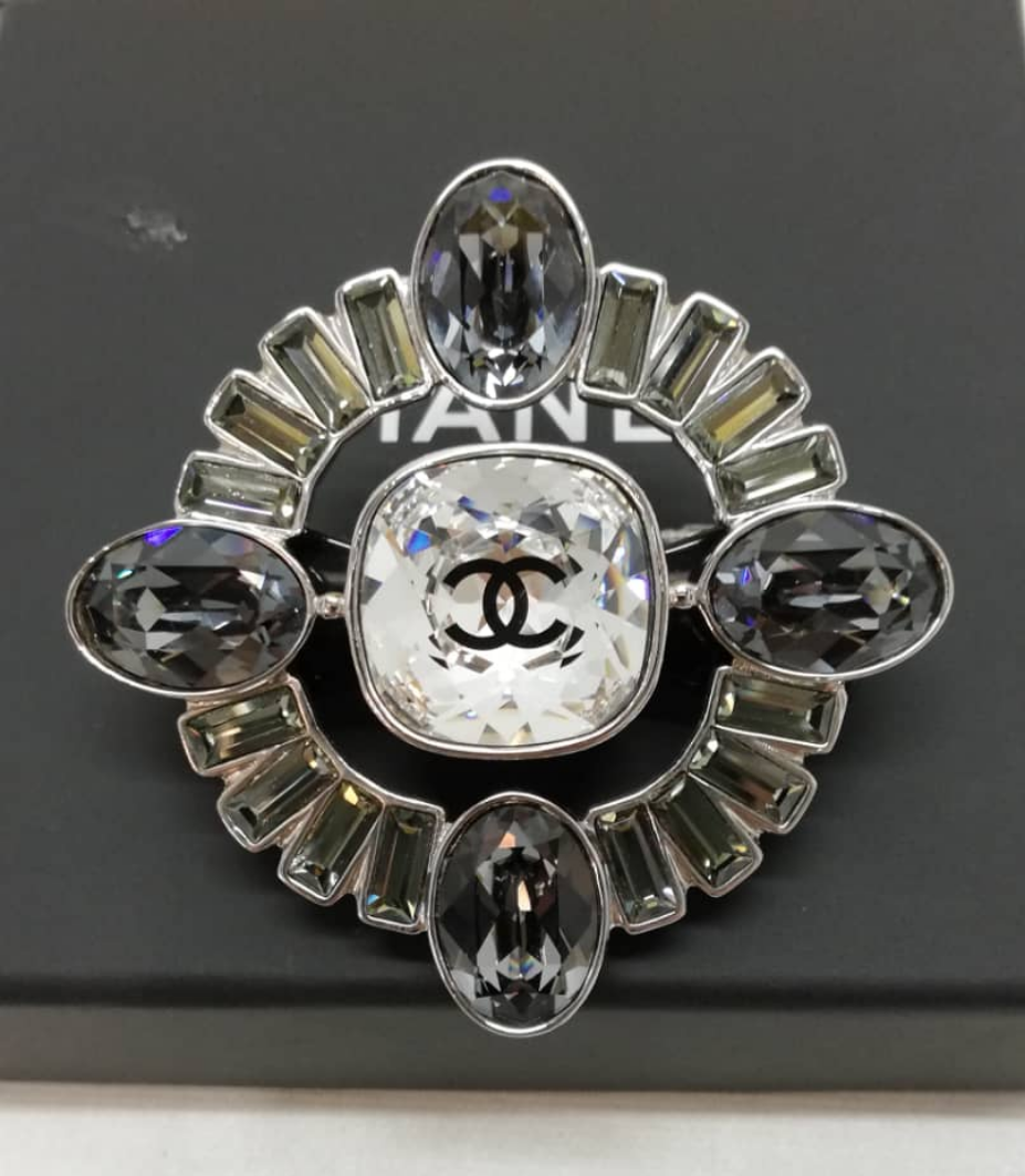 Chanel Brooch Swarosvski Crystal Shw Silver