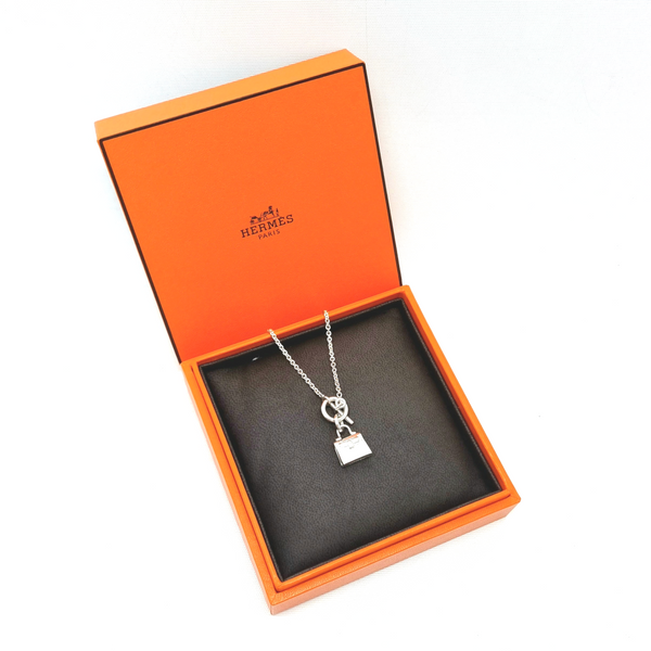 Hermes Amulettes Kelly Pendant With Necklace Silver 925/100