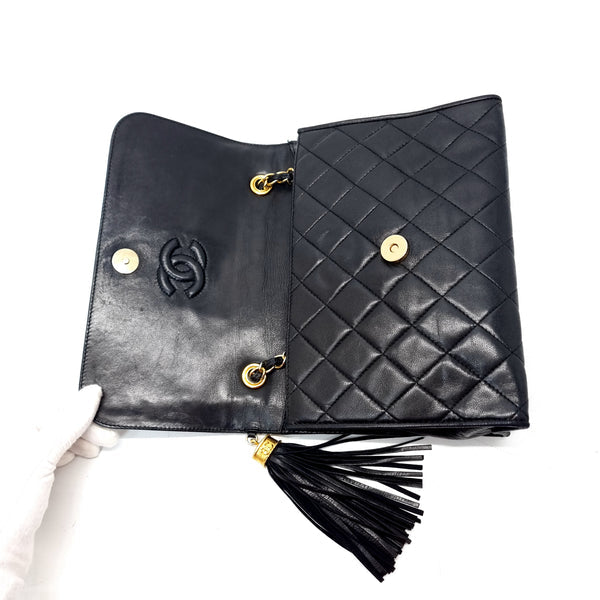 Chanel Vintage Quilted Flap With Tassel Lambskin Ghw (Black)
